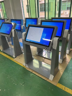 Windows Standing Base Ekran dotykowy na zewnątrz Kiosk All In One Monitor rozpoznawania twarzy