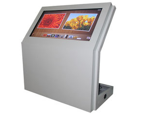 Opcjonalny kiosk z ekranem dotykowym o przekątnej 55 cali. Konfiguracja z wieloma kolorami