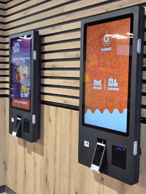 32-calowy interaktywny kiosk płatniczy Full HD z 10-punktowym ekranem wielofunkcyjnym i zintegrowanymi metodami płatności wielofunkcyjnych